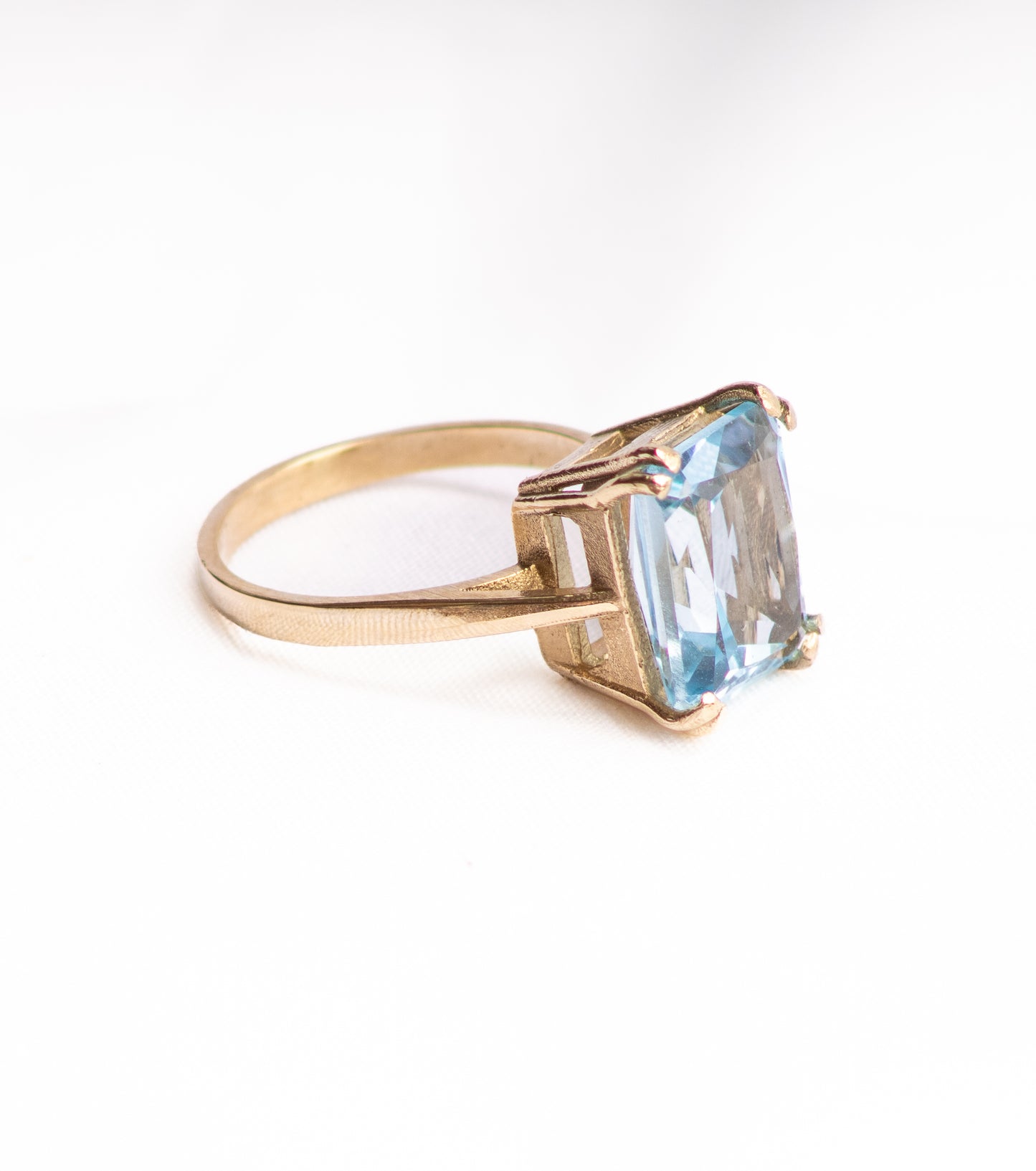 The Radiant Blue (Solid Gold)